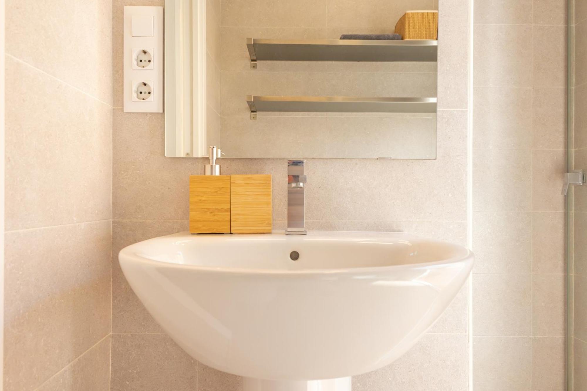 Charming 2 Bedroom Apartment At Iconic Triana Neighborhood By Ocityzen 세비야 외부 사진