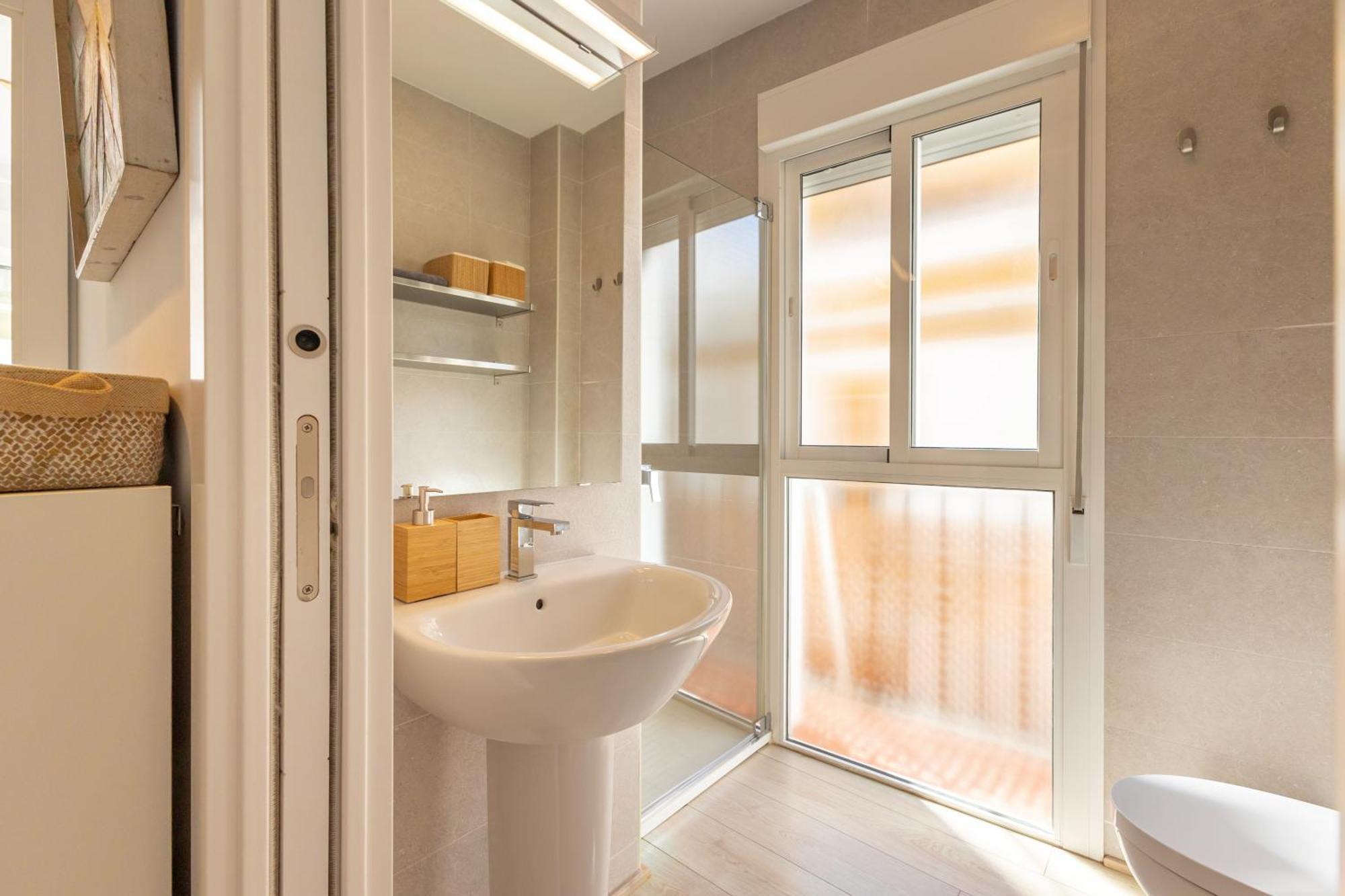 Charming 2 Bedroom Apartment At Iconic Triana Neighborhood By Ocityzen 세비야 외부 사진