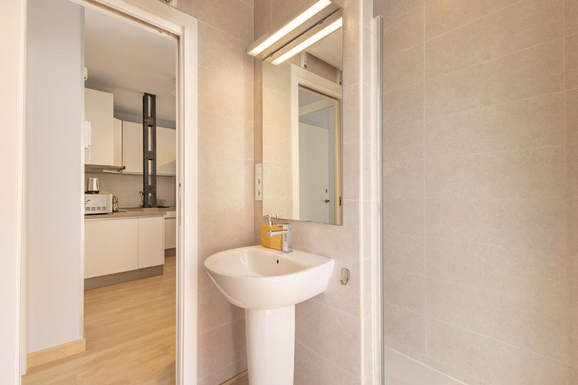 Charming 2 Bedroom Apartment At Iconic Triana Neighborhood By Ocityzen 세비야 외부 사진